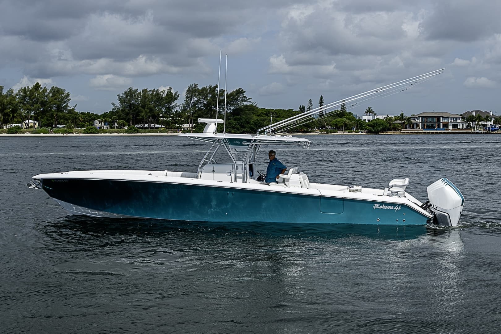 2020 Bahama Center Console