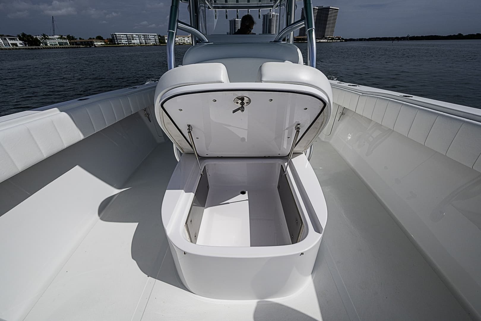 2020 Bahama Center Console