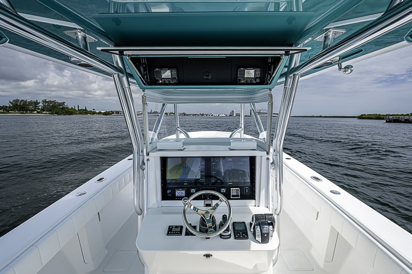 2020 Bahama Center Console