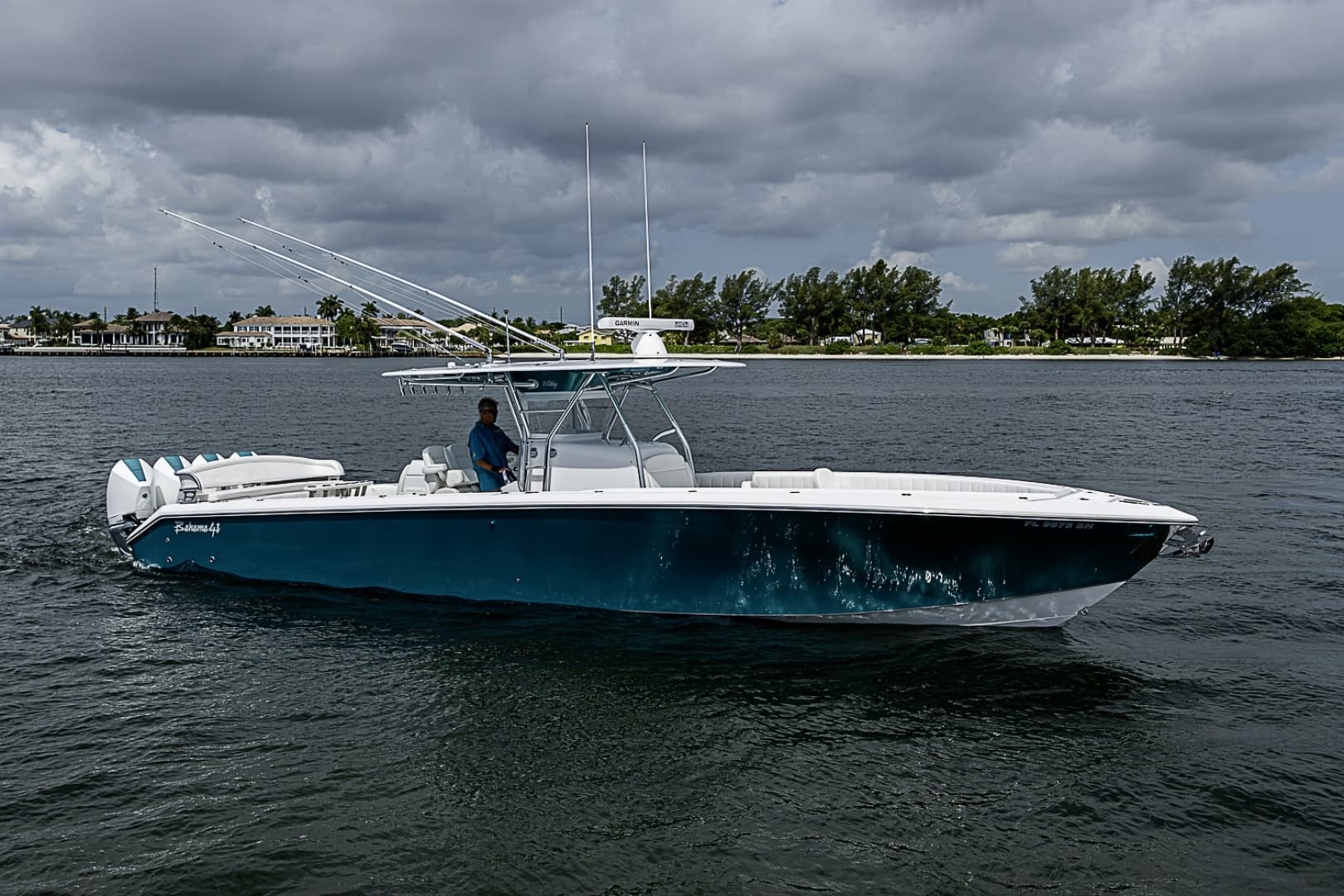 2020 Bahama Center Console