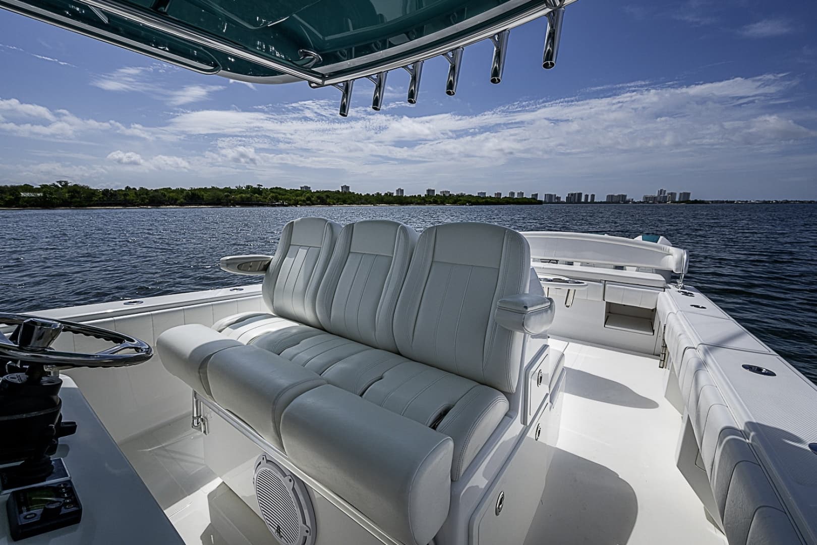 2020 Bahama Center Console
