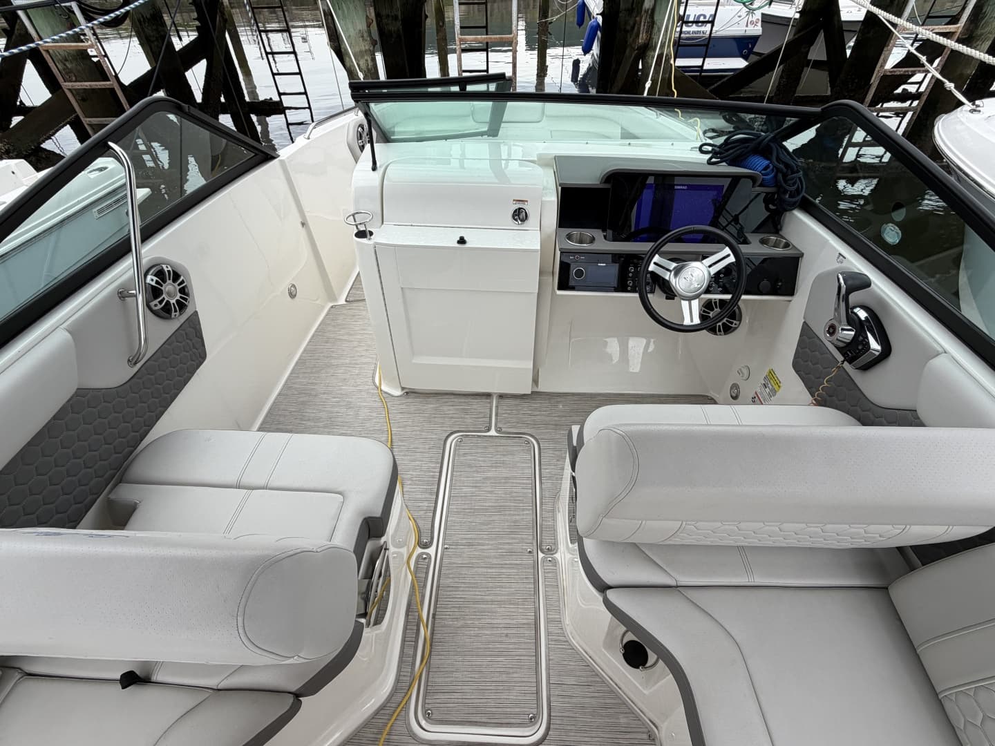 2023 Sea Ray 250 Outboard
