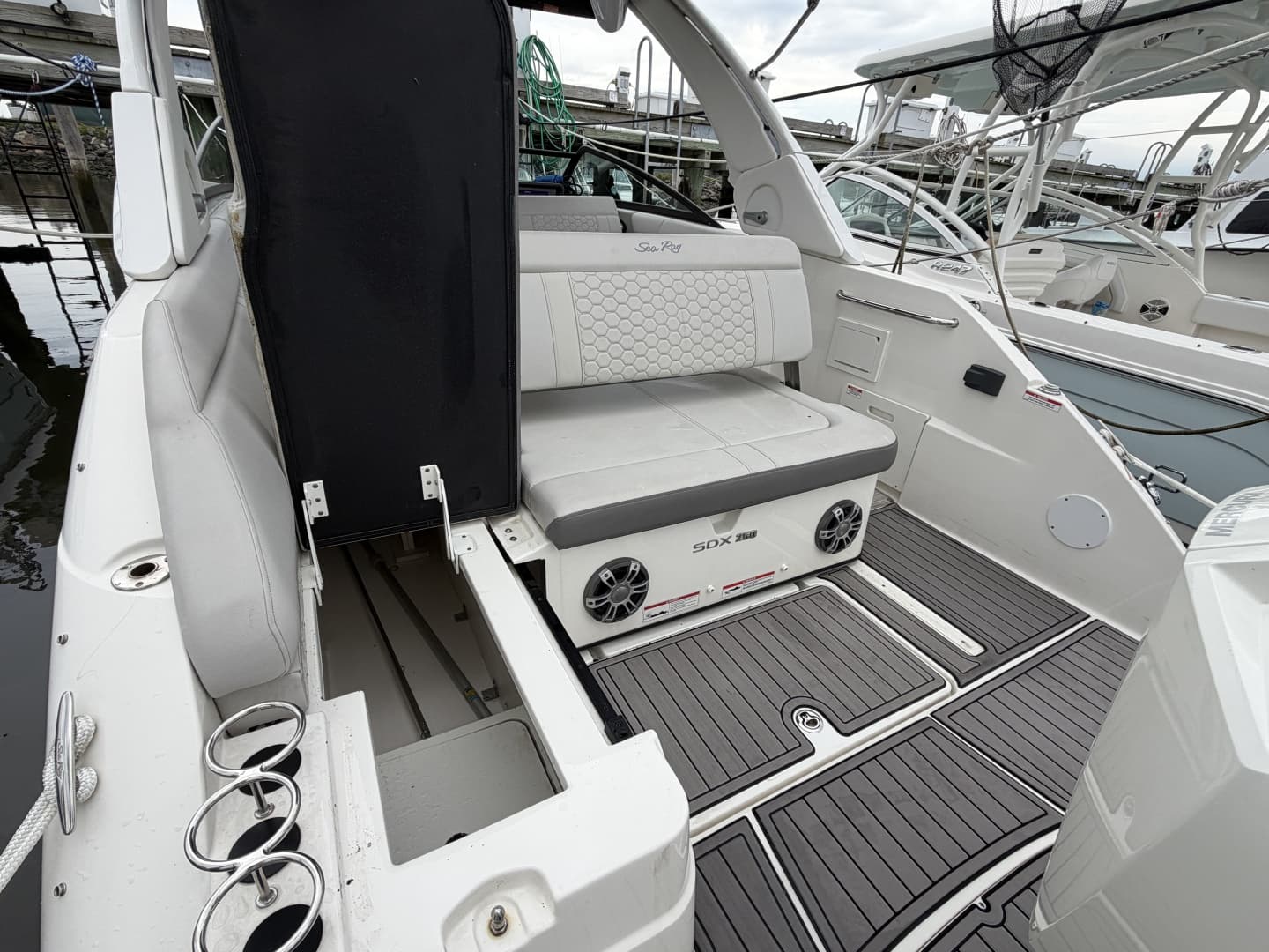 2023 Sea Ray 250 Outboard