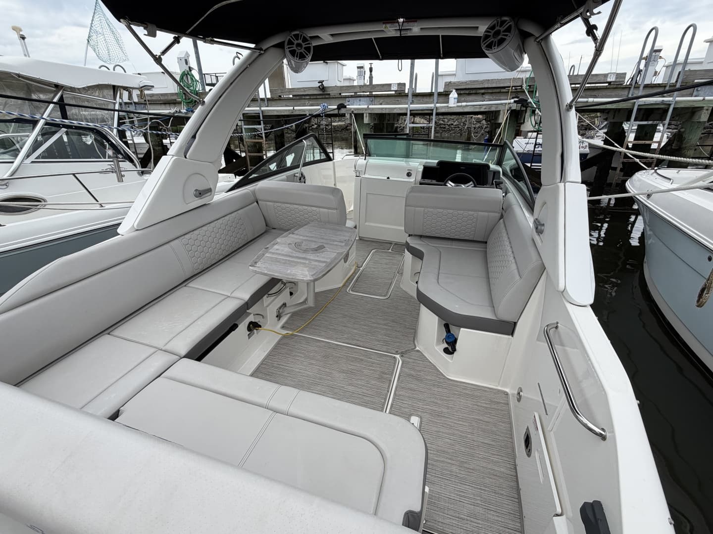 2023 Sea Ray 250 Outboard