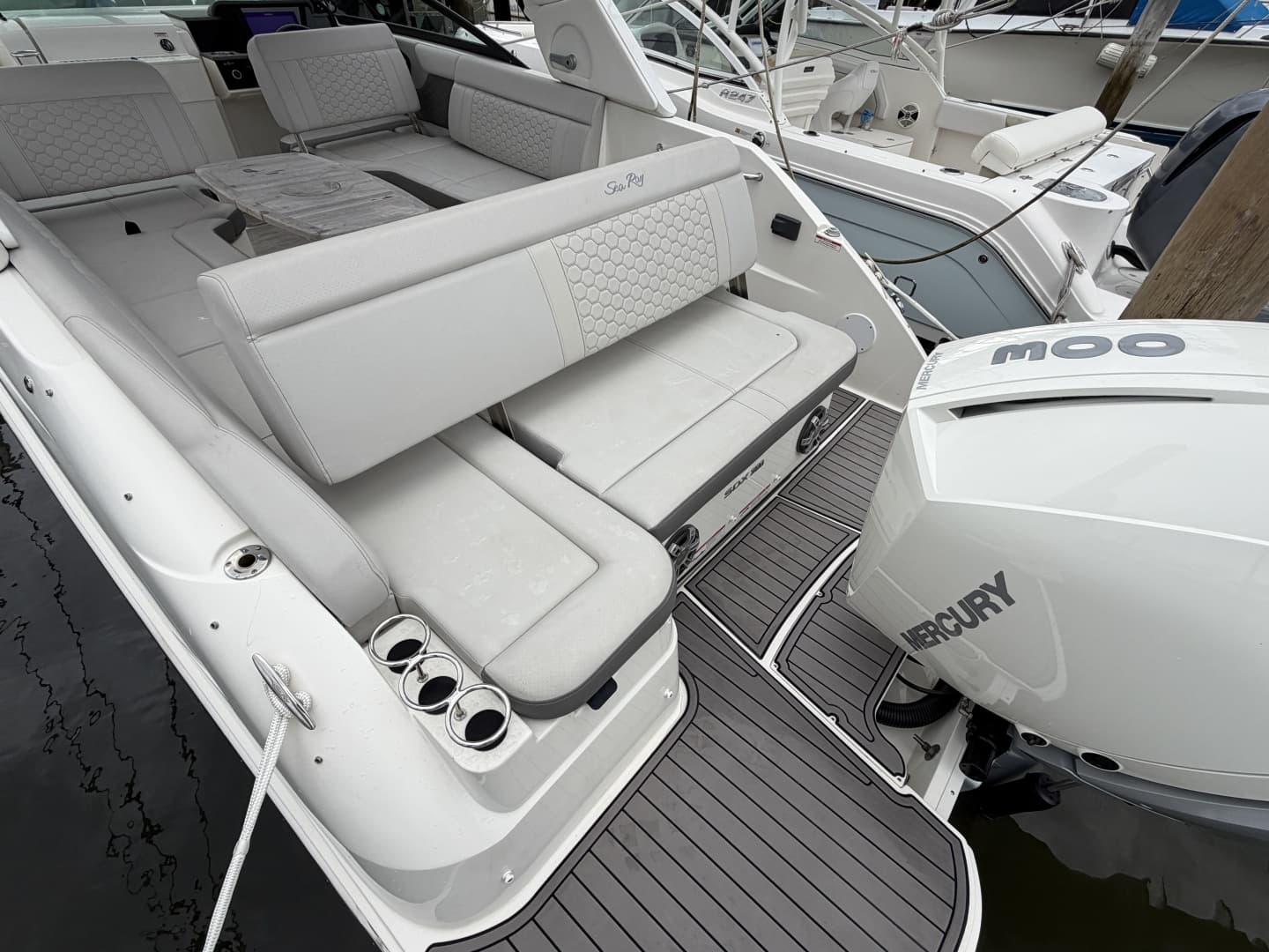 2023 Sea Ray 250 Outboard