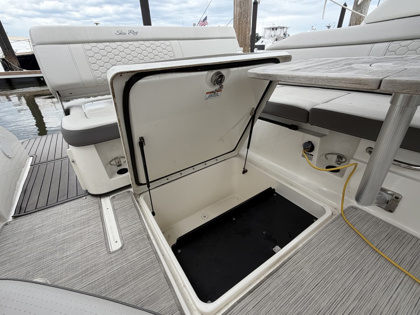 2023 Sea Ray 250 Outboard