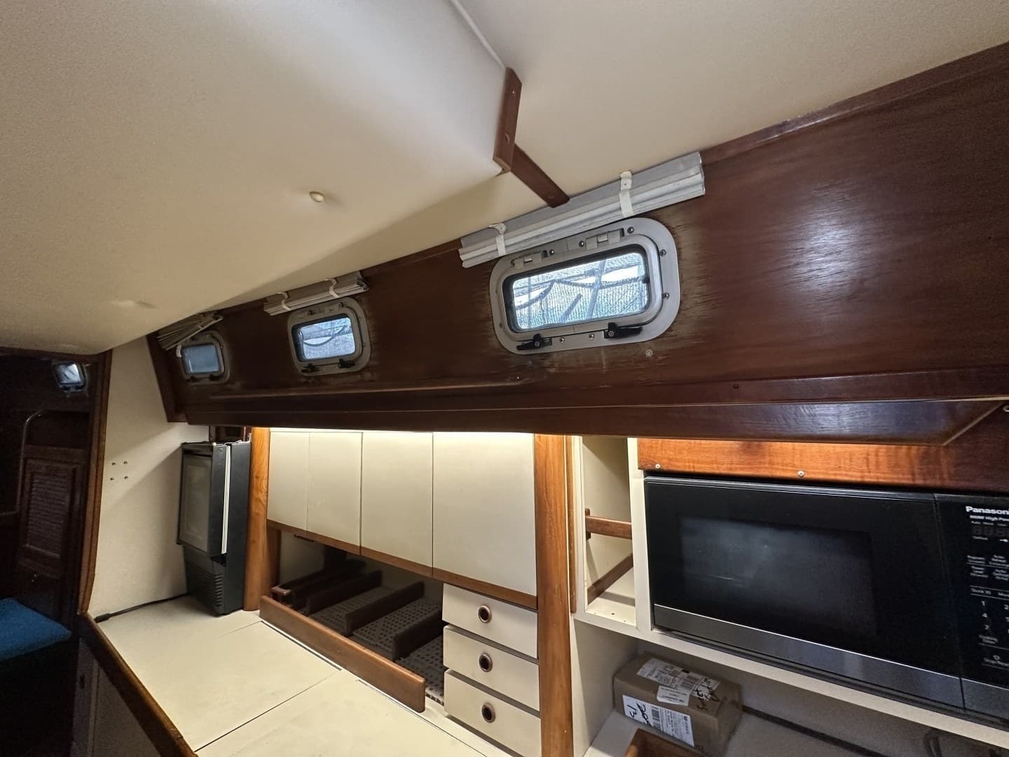 1985 Endeavour 42 CC