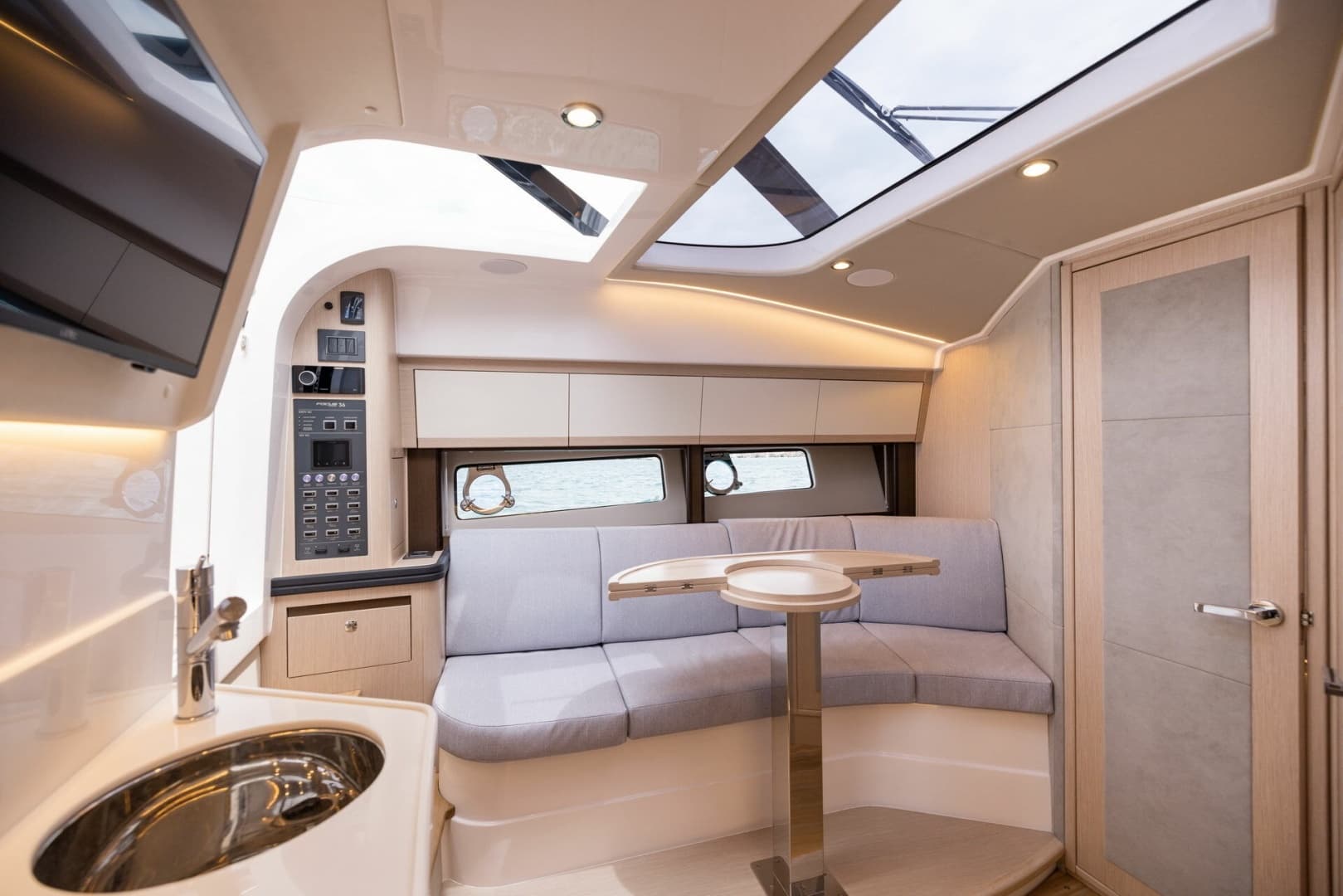 2027 Focus Motor Yachts Power