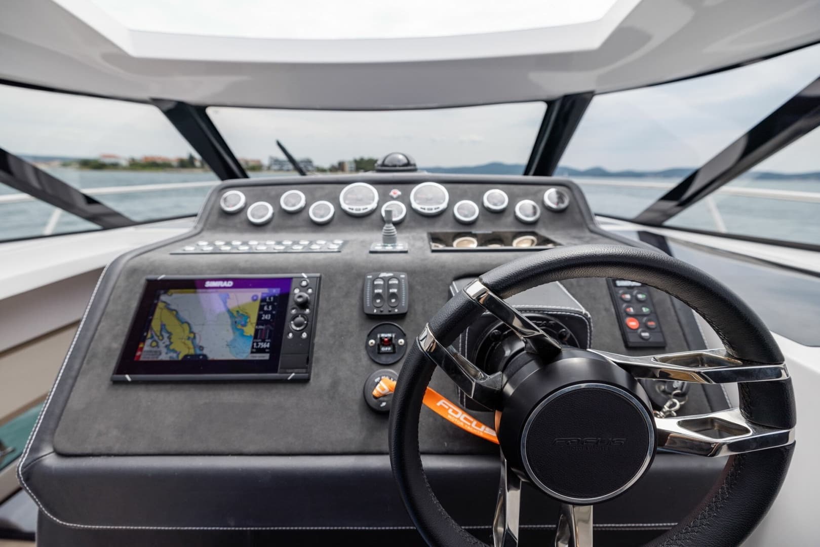 2027 Focus Motor Yachts Power