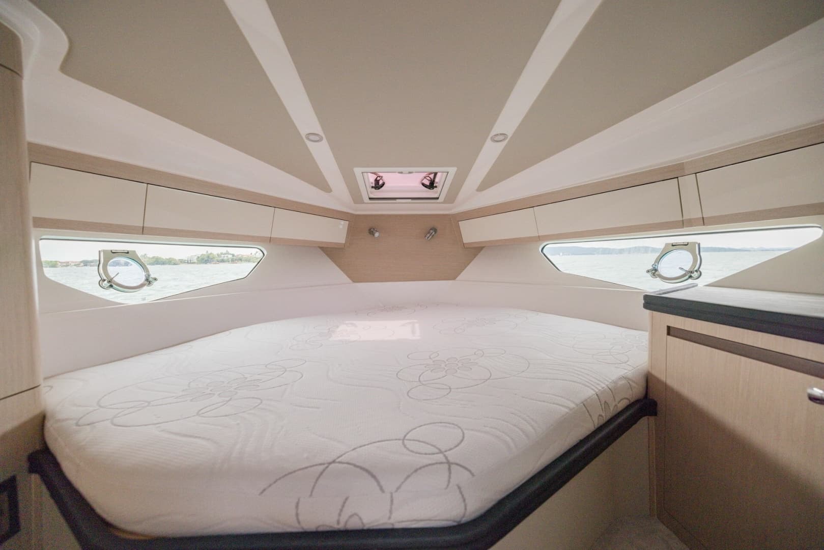2027 Focus Motor Yachts Power