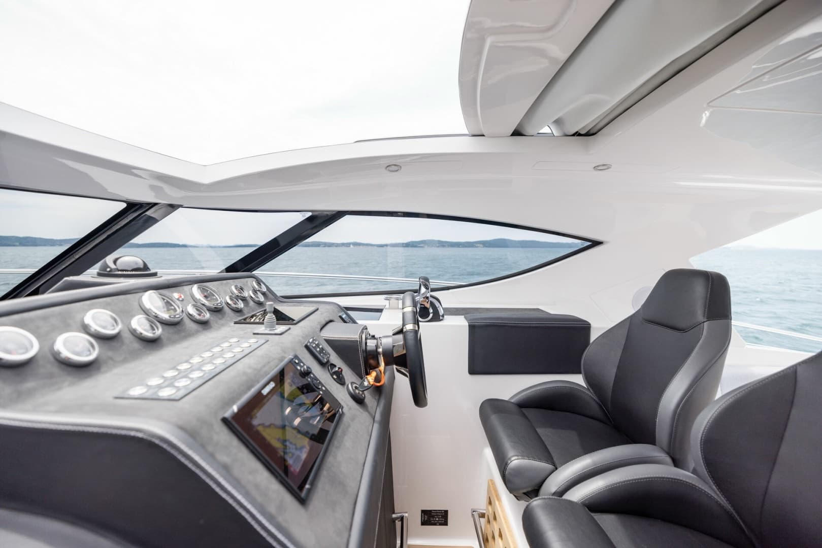 2027 Focus Motor Yachts Power