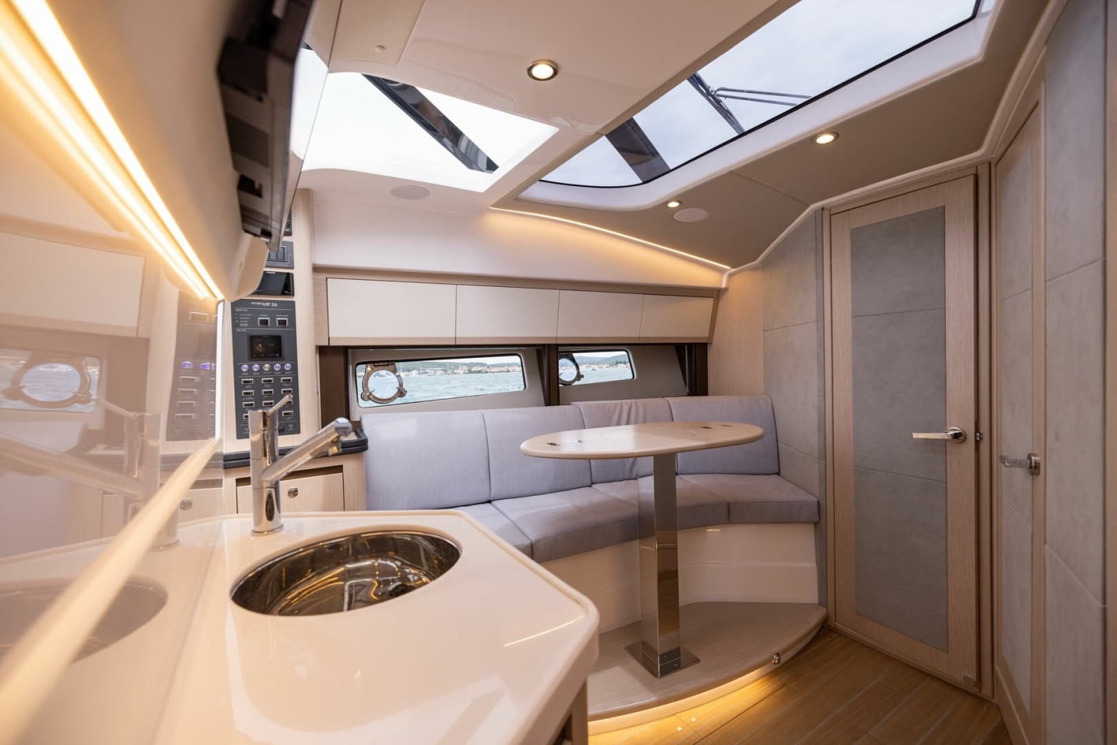 2027 Focus Motor Yachts Power