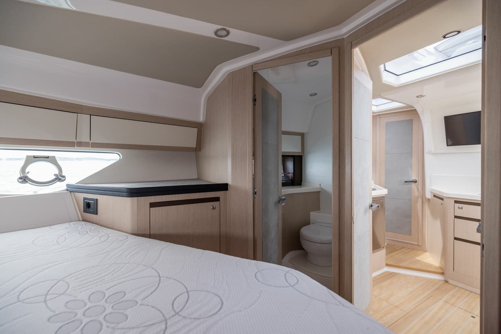 2027 Focus Motor Yachts Power