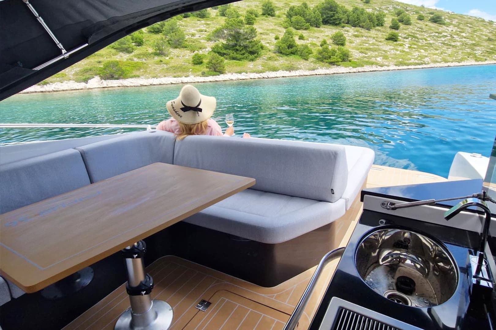 2027 Focus Motor Yachts Power