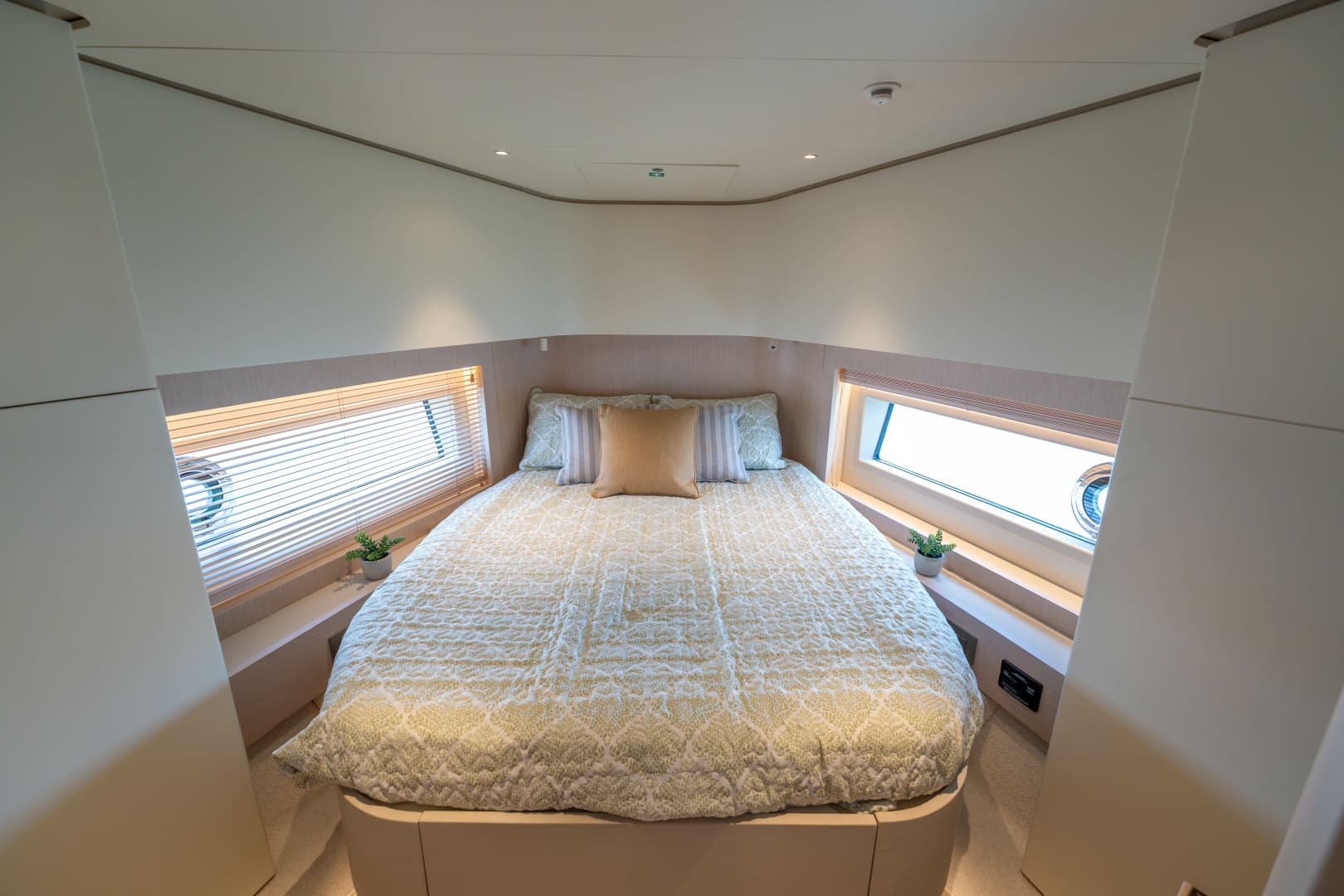 2025 Azimut Seadeck 6