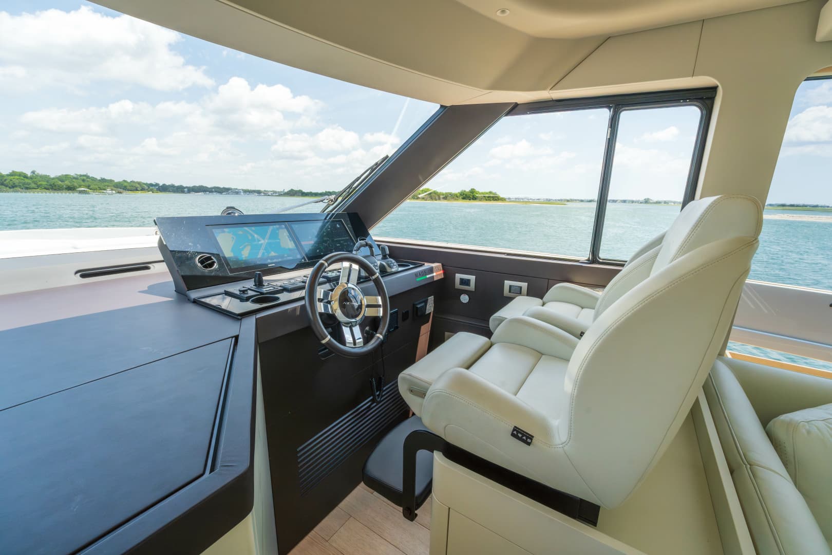 2025 Azimut Seadeck 6