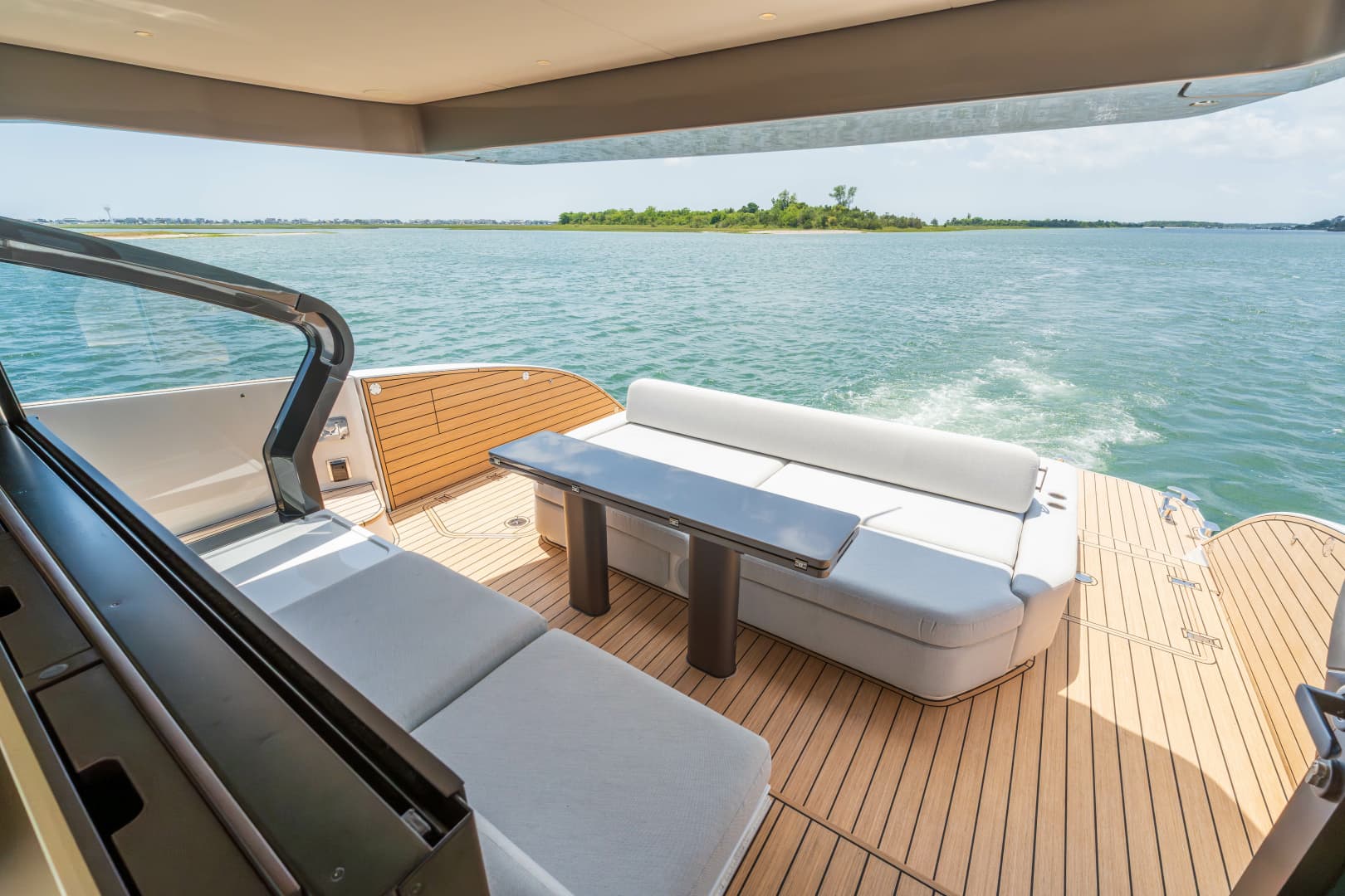 2025 Azimut Seadeck 6