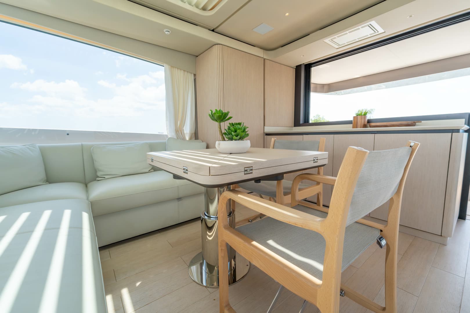 2025 Azimut Seadeck 6