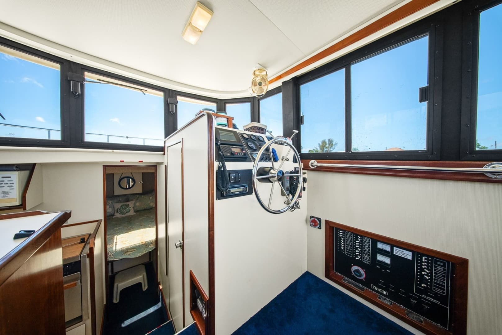2001 Camano 31 Trawler