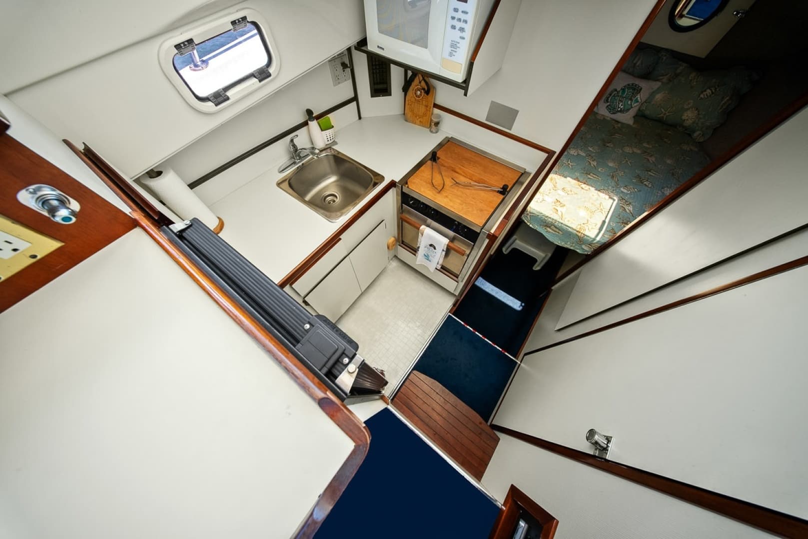 2001 Camano 31 Trawler