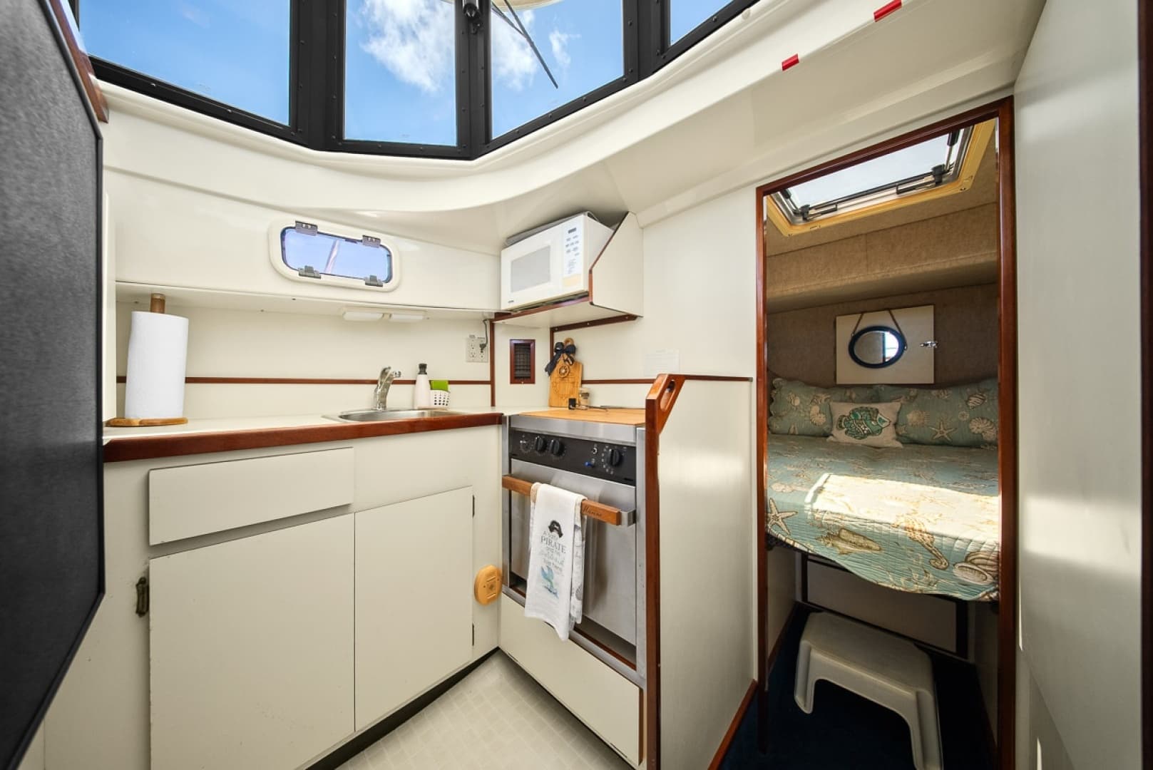 2001 Camano 31 Trawler