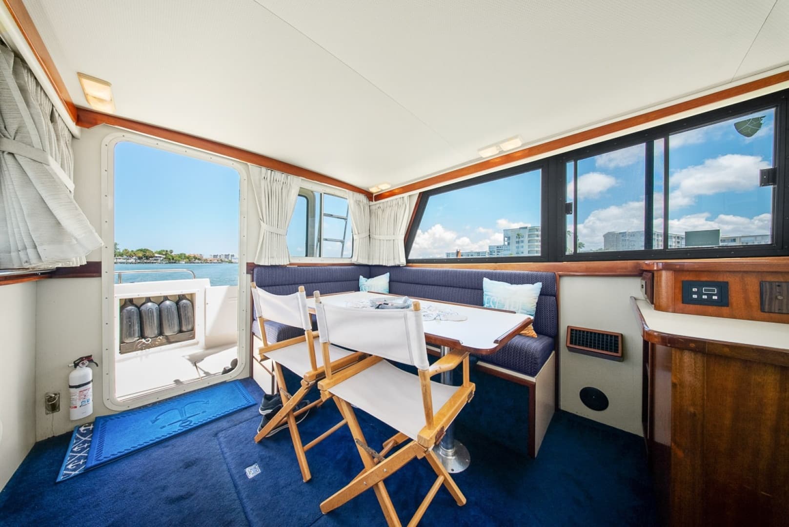 2001 Camano 31 Trawler