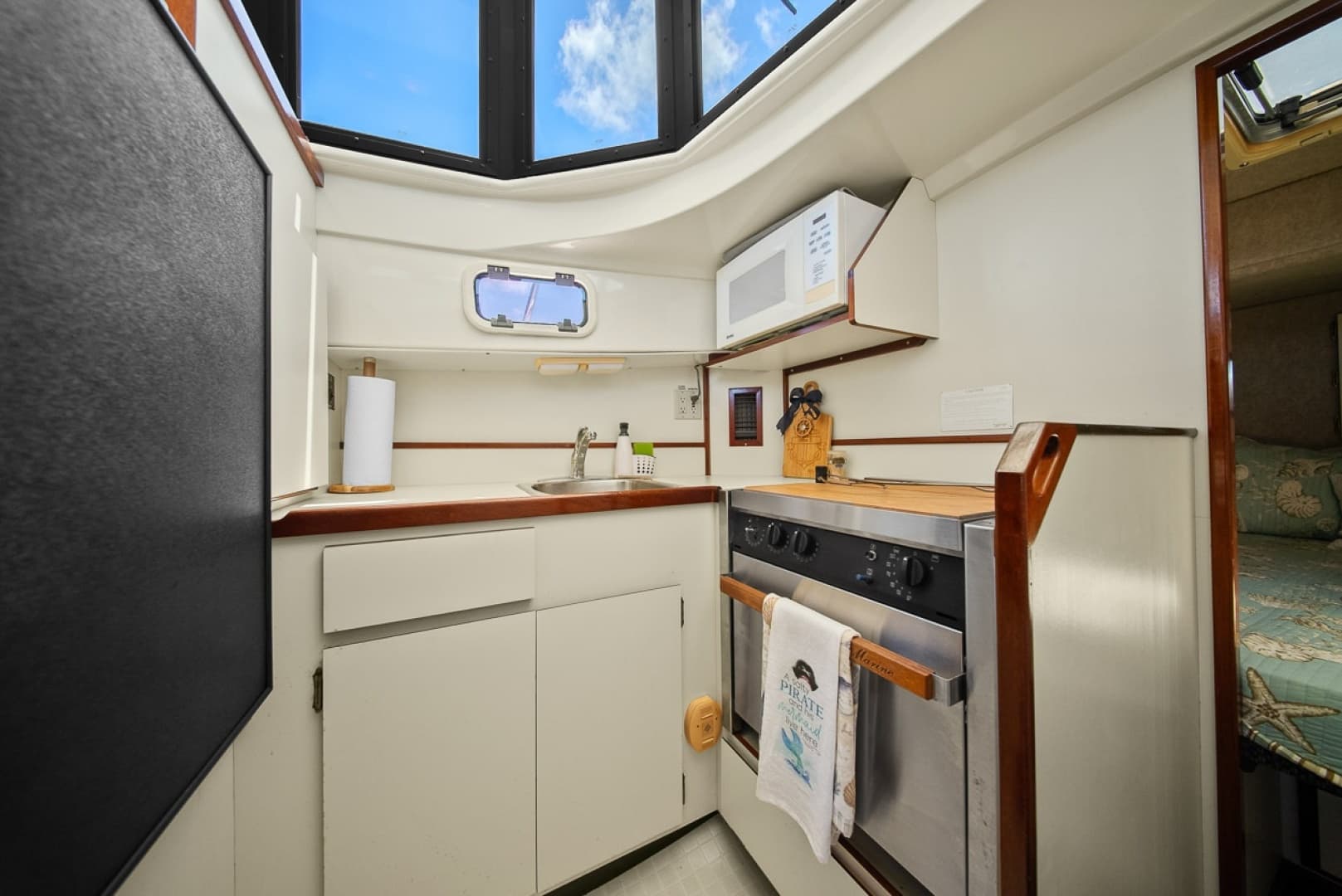 2001 Camano 31 Trawler