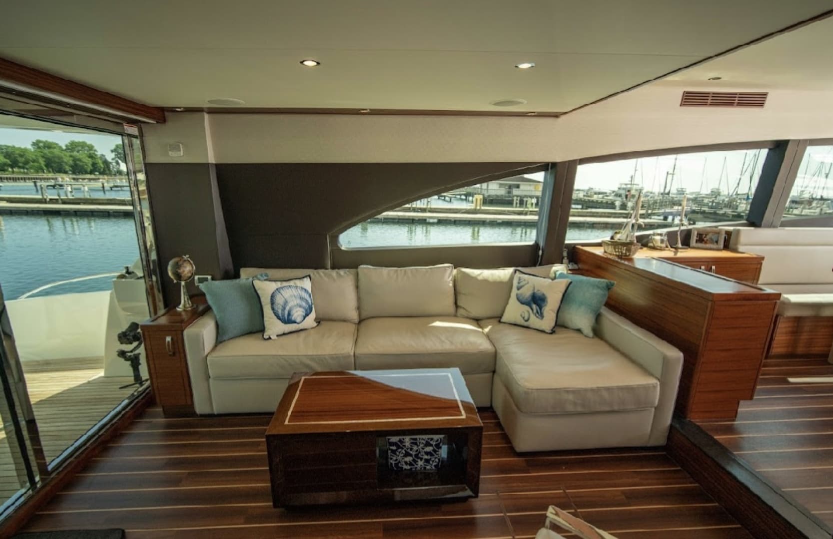 Hatteras 60 OVATION - Salon