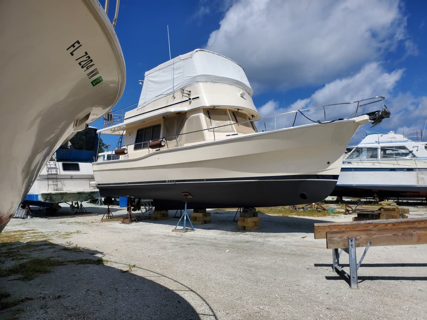 40' Mainship hauled out1