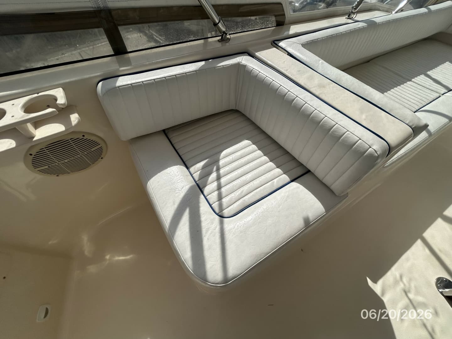 40' Mainship flybridge starboard forward seating