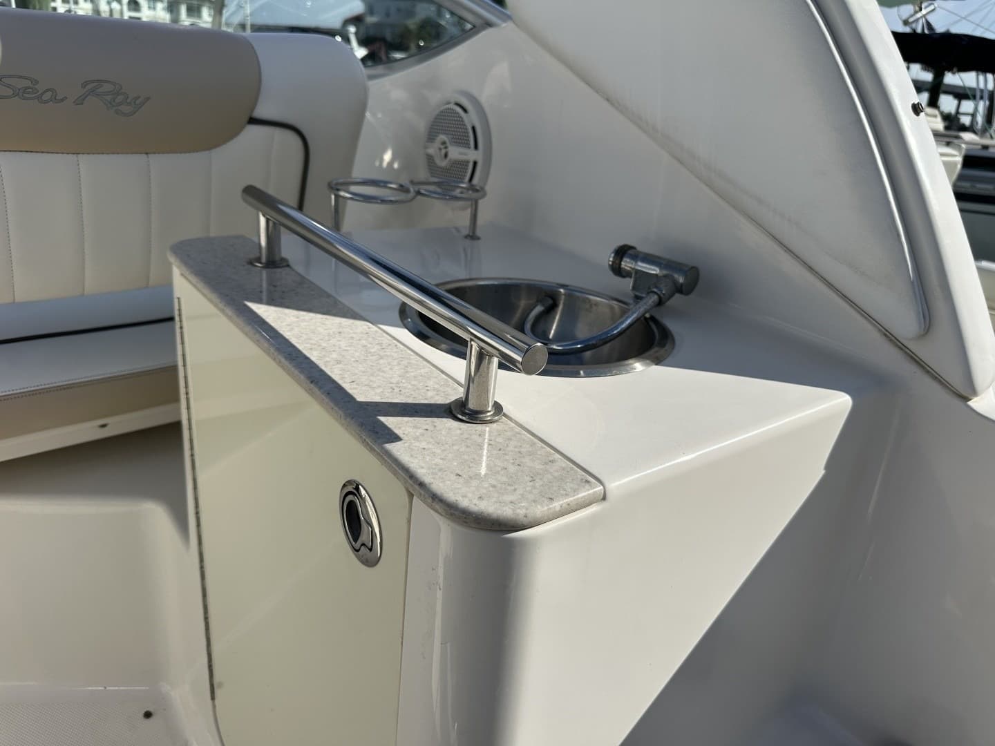 2010 Sea Ray Sundancer 260