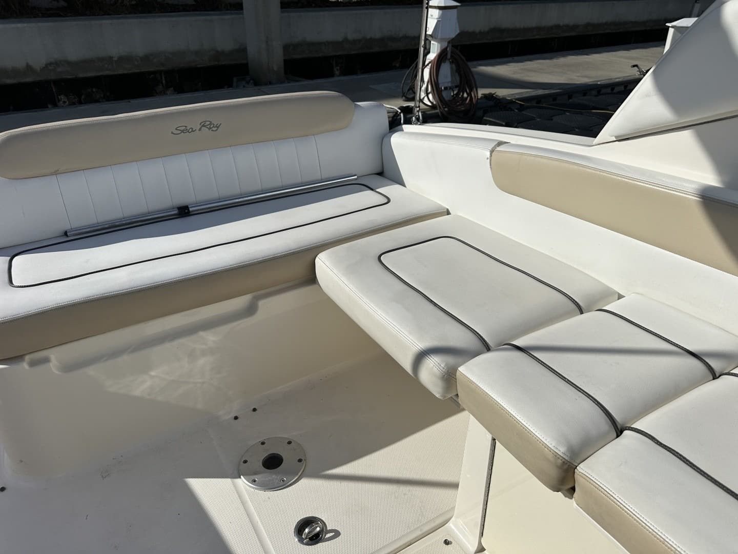 2010 Sea Ray Sundancer 260