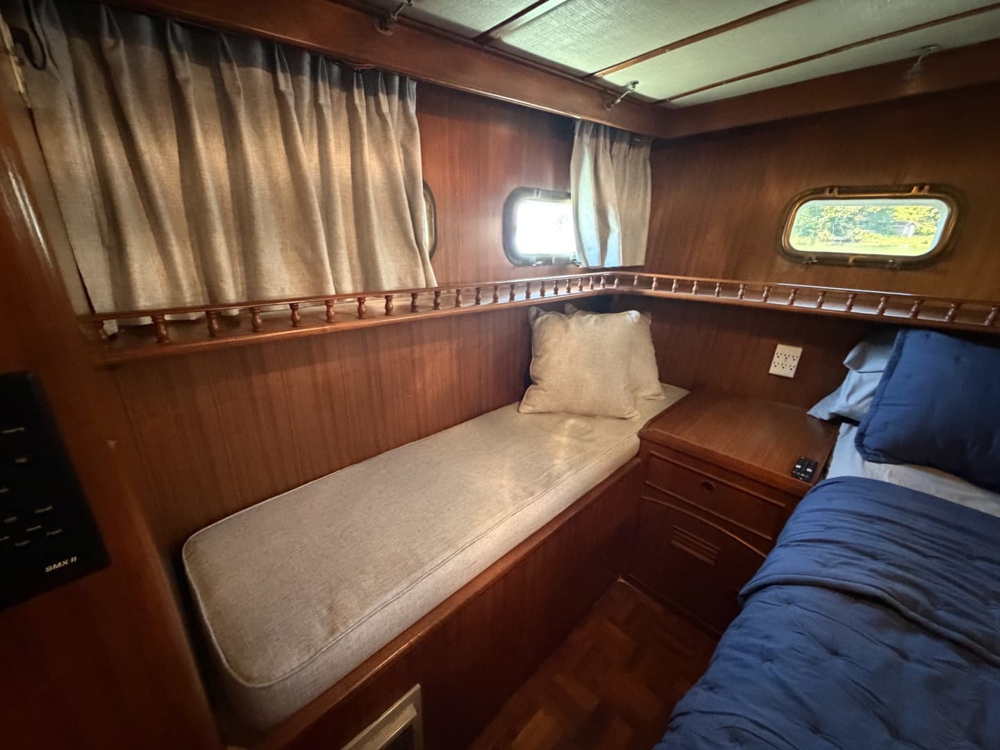 1981 Marine Trader 50