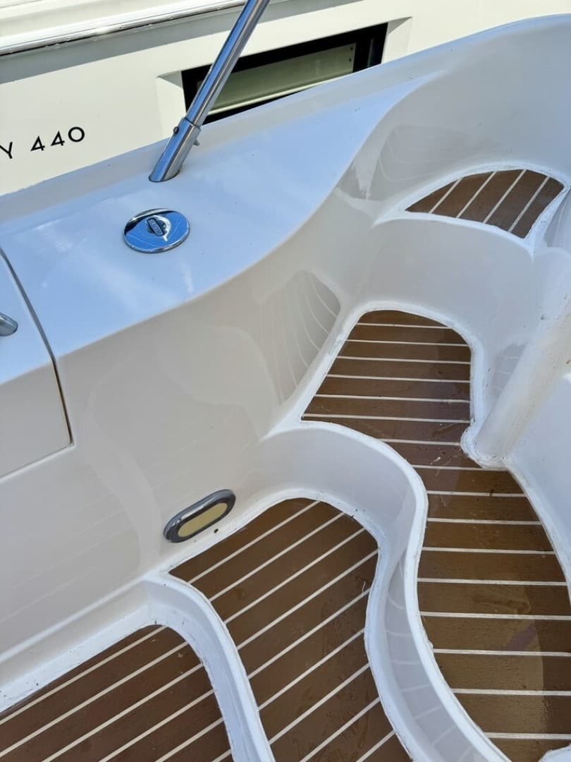 1999 Birchwood Challenger 450 Flybridge