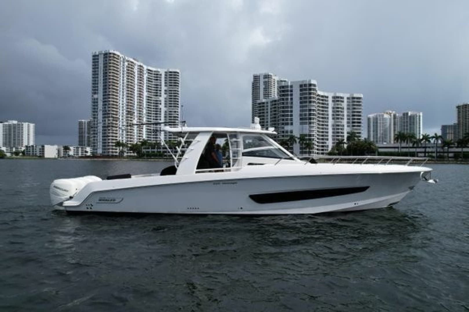 2020 Boston Whaler 420 Outrage