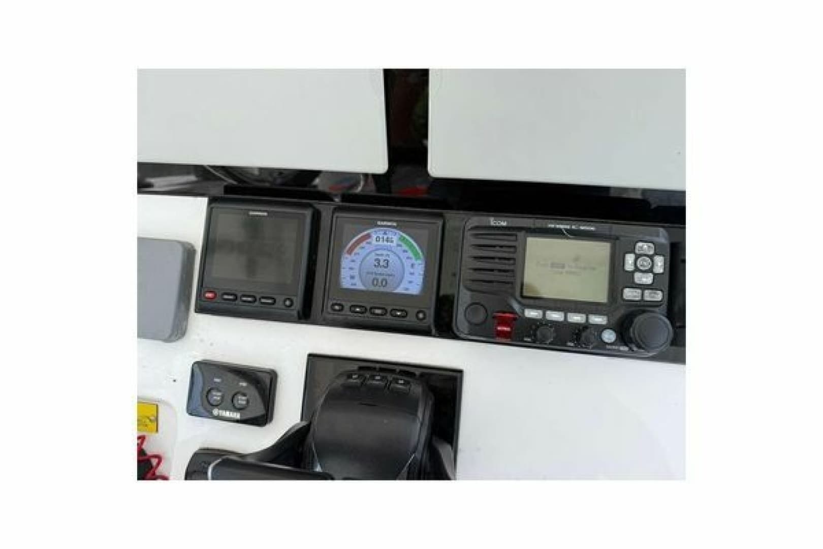 2012 Intrepid 323 Open