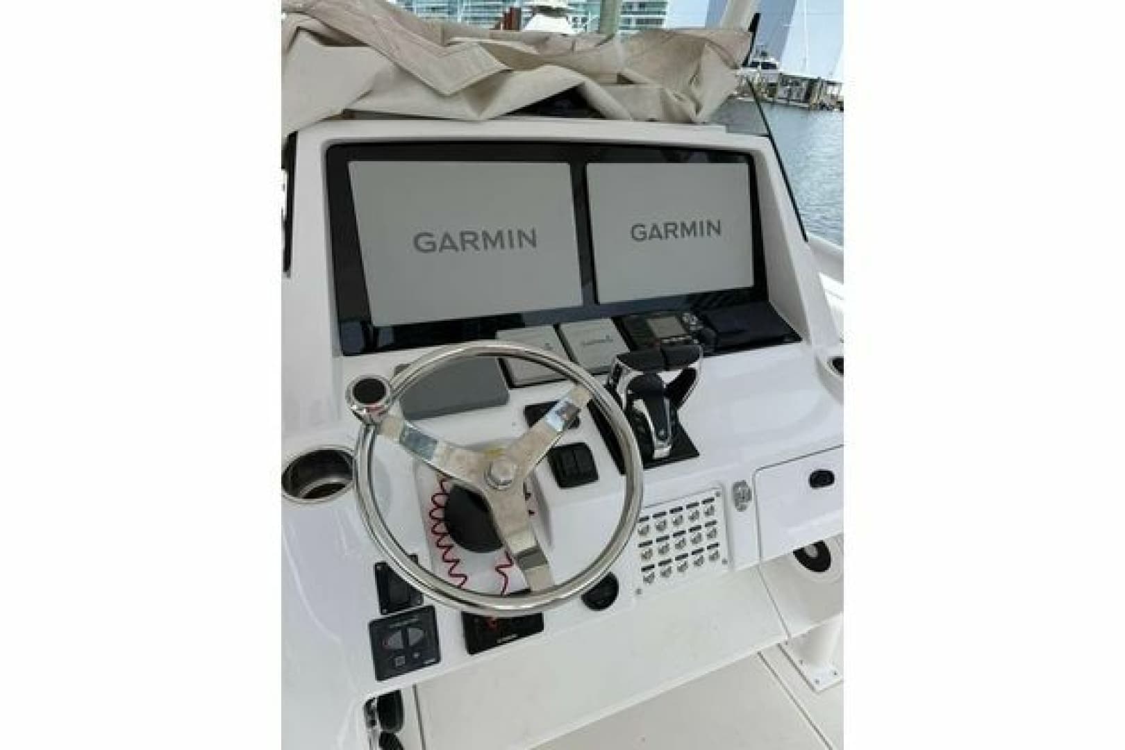 2012 Intrepid 323 Open