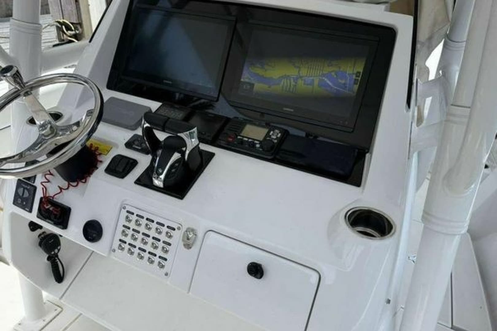 2012 Intrepid 323 Open