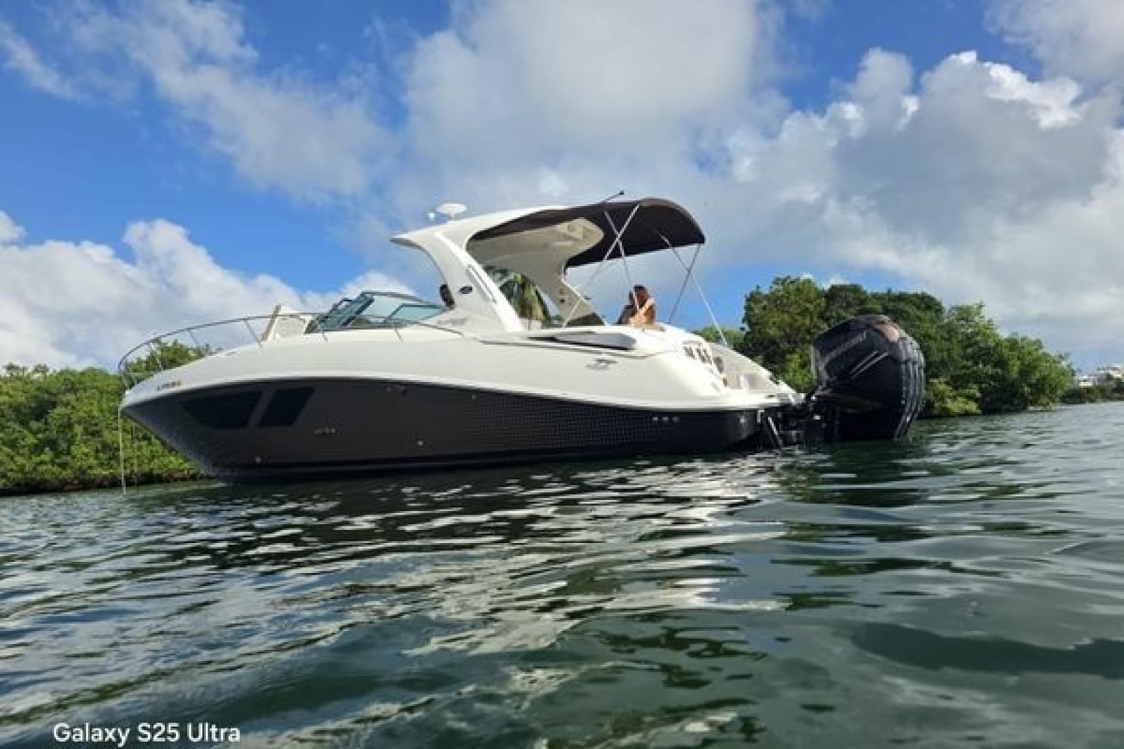 2010 Sea Ray 370 Sundancer