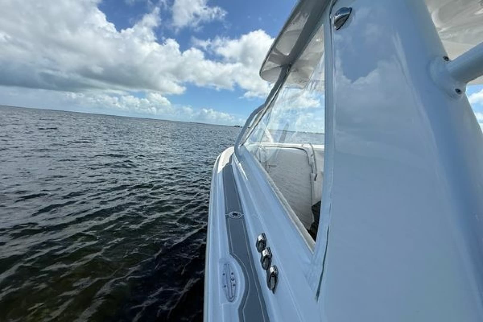 2010 Hydra-Sports Vector 3500 VX