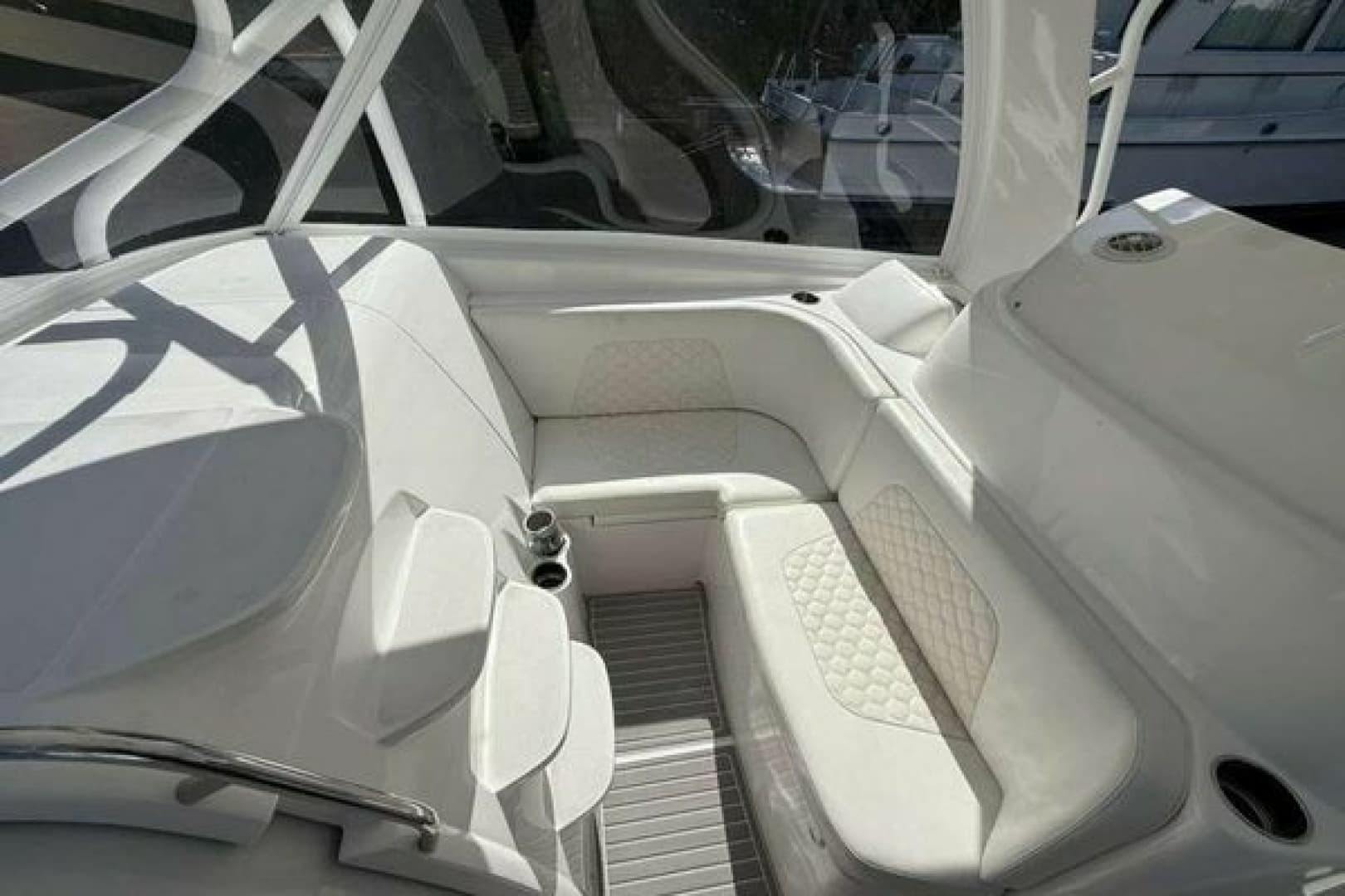 2010 Hydra-Sports Vector 3500 VX