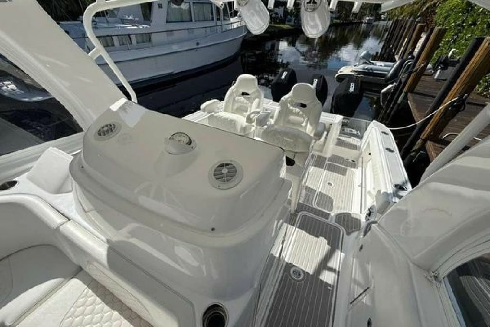 2010 Hydra-Sports Vector 3500 VX
