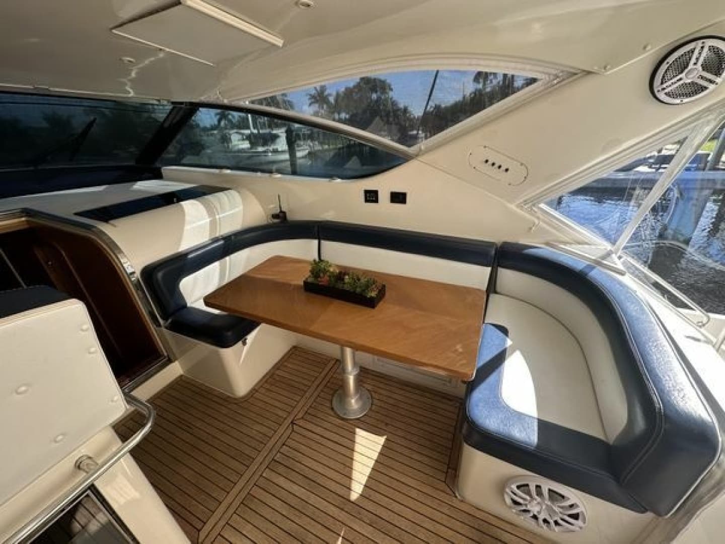 1999 Uniesse 57 Open