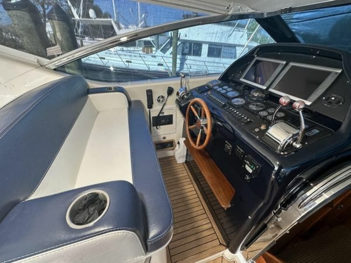 1999 Uniesse 57 Open
