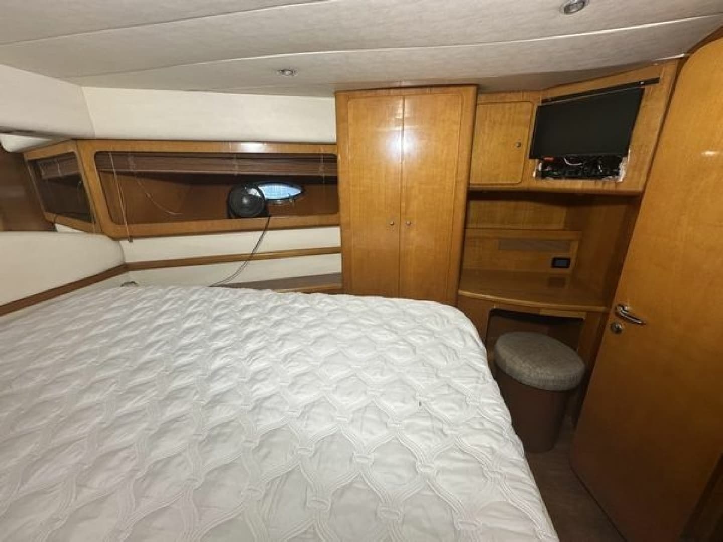 1999 Uniesse 57 Open