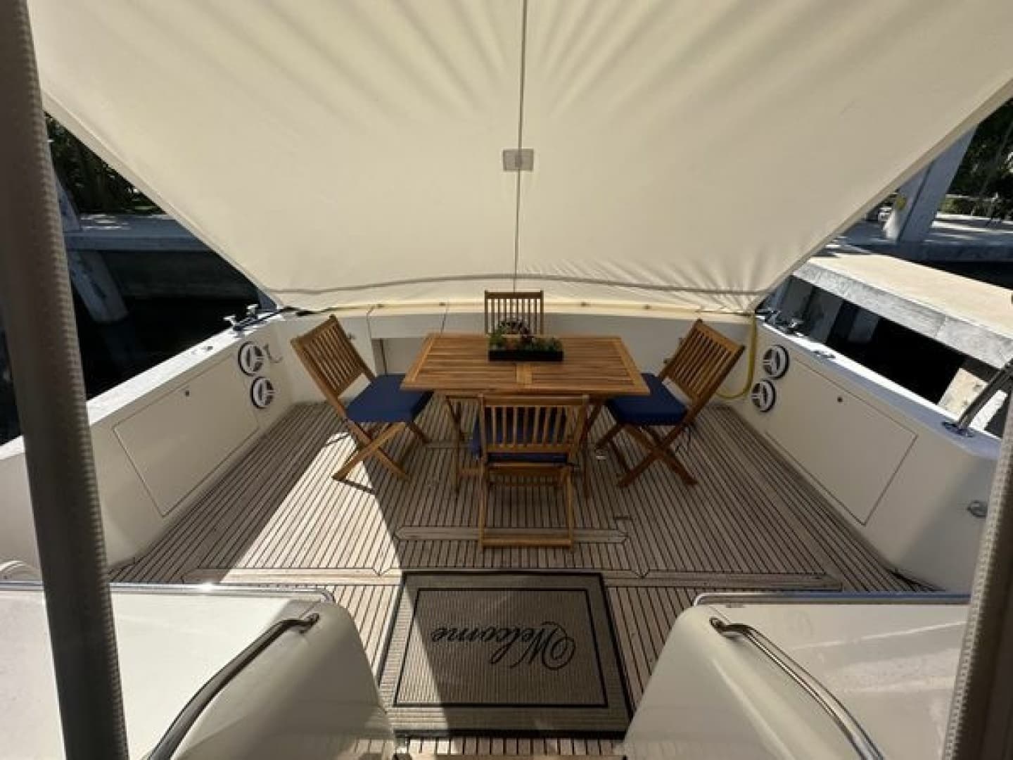 1999 Uniesse 57 Open