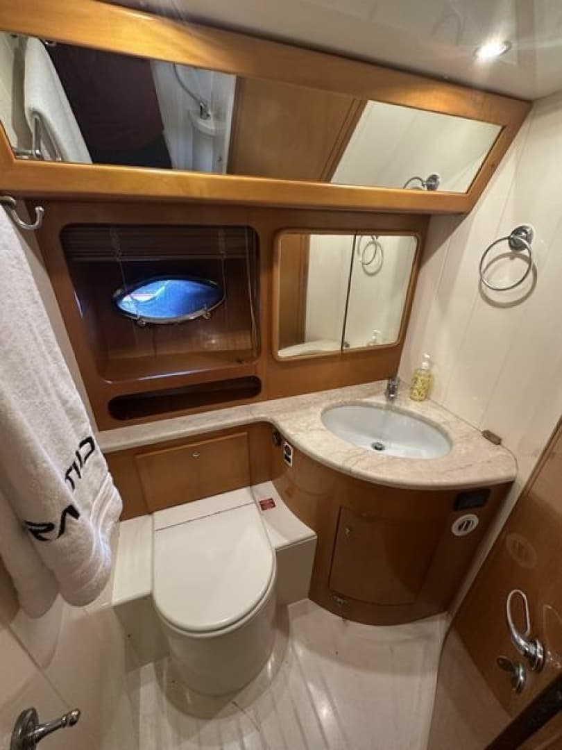 1999 Uniesse 57 Open