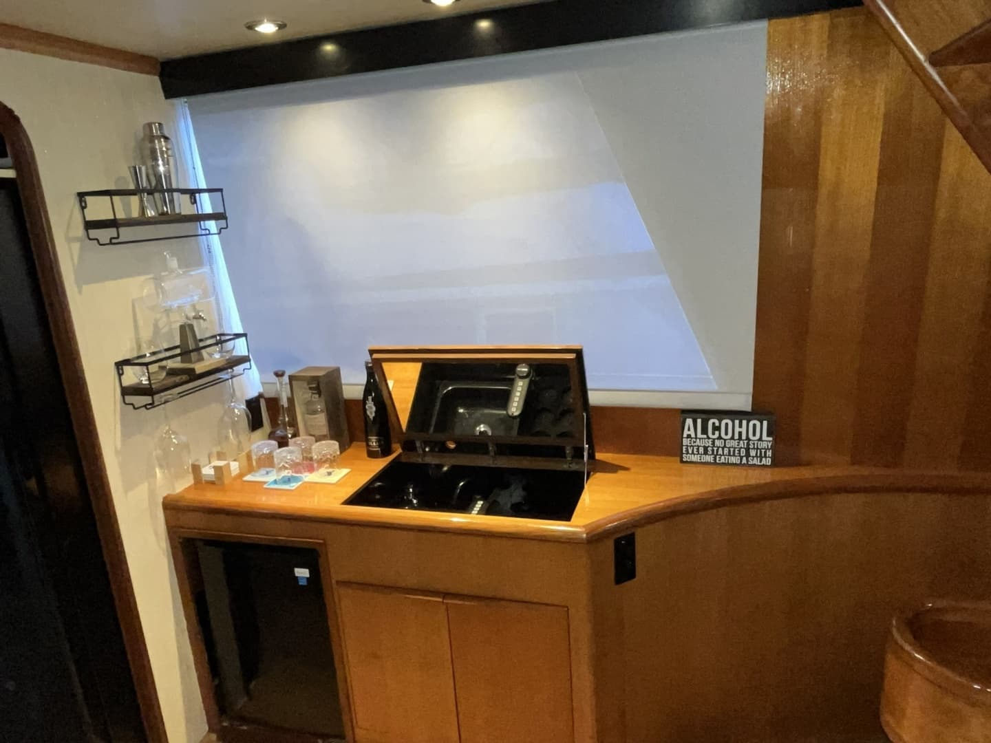 1990 Viking 55 Motor Yacht