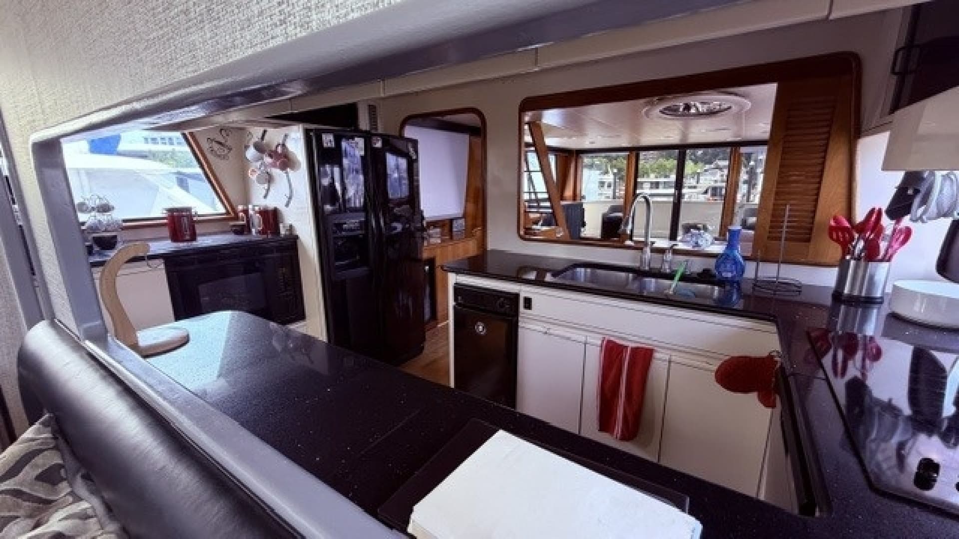 1990 Viking 55 Motor Yacht