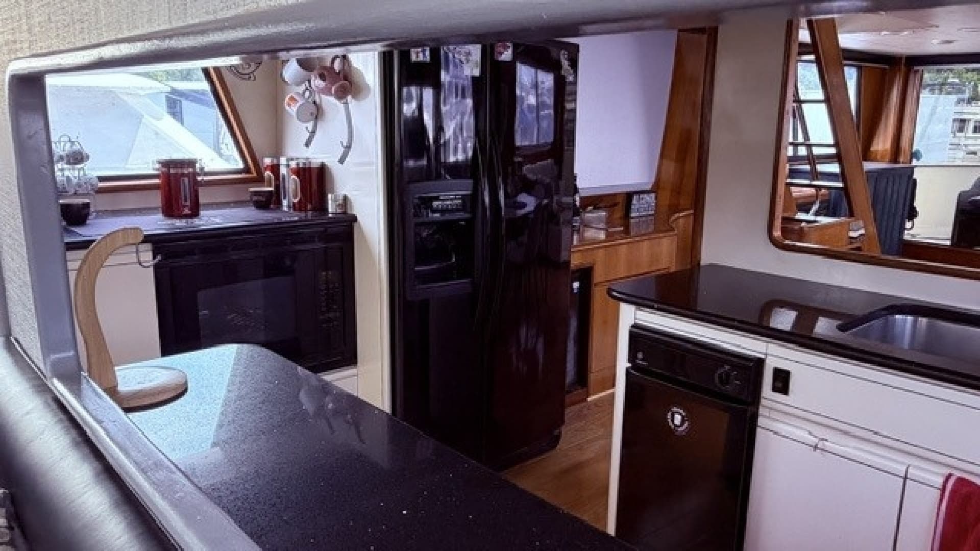 1990 Viking 55 Motor Yacht